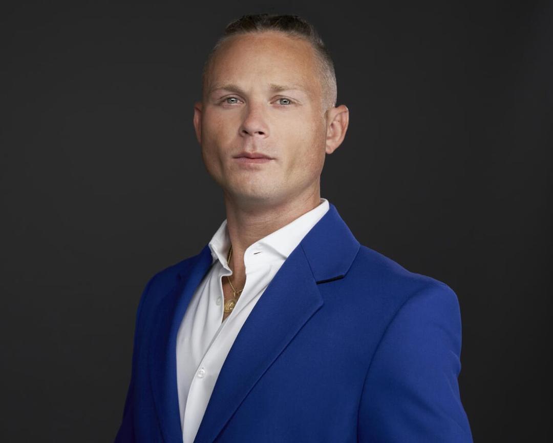 TOM WHITE